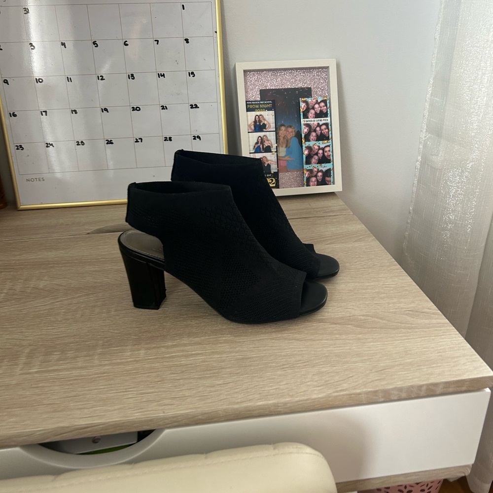 Elegant Black Women's Heeled Shoes